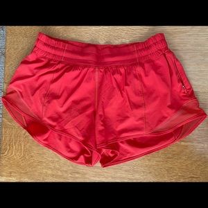 Lululemon Hotty Hot short carnation red size 6